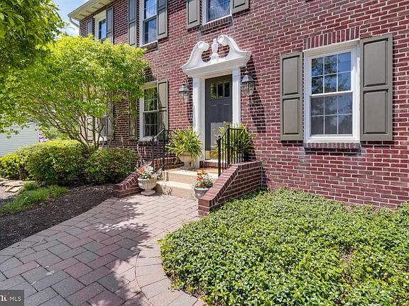 3rd image of 1311 Beckett Ct