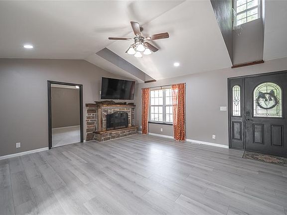 4th image of 21504 N Horizonway