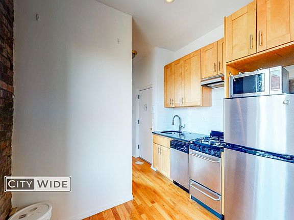 5th image of 22 King St APT 21
