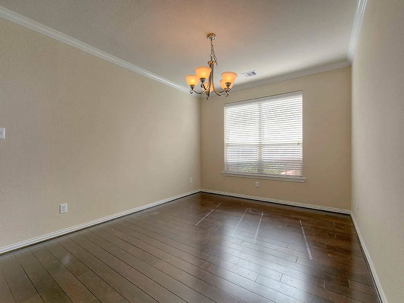 4 bed, 3.0 bath, 2946 sqft, $3,500 — Photo 3