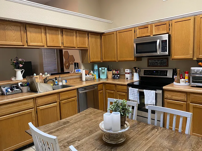 544 Grace Ln — Photo 4