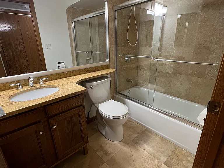 2416 W Foster Ave #1N — Photo 31