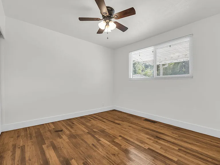 1473 N 200 W — Photo 16