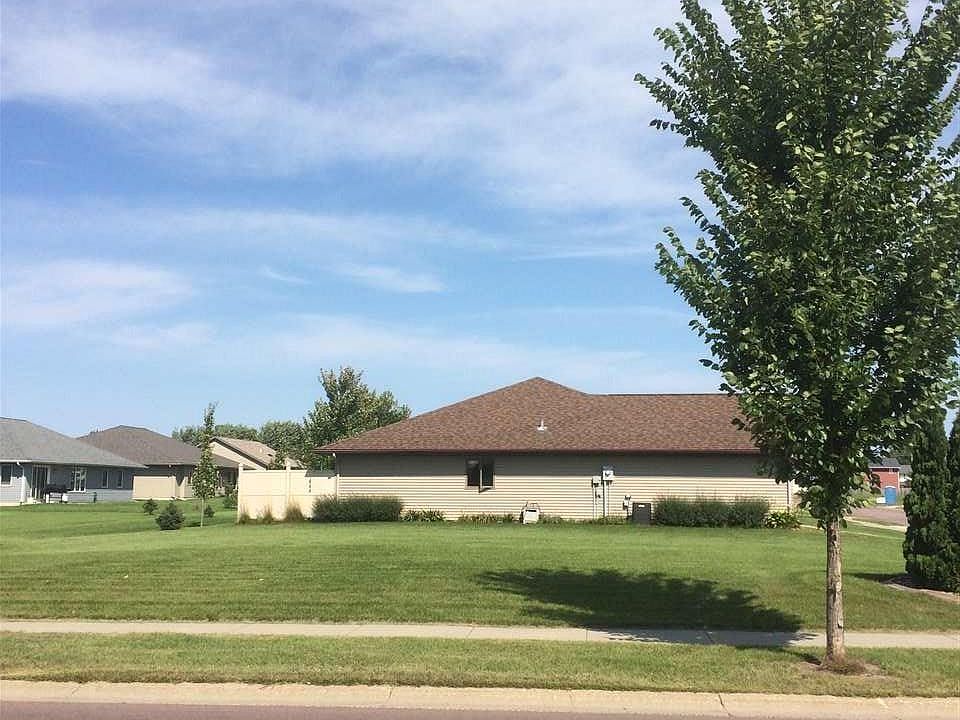 2nd image of 329 Copper Village Cir