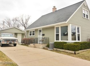 545 W Palatine Rd, Palatine, IL 60067