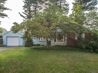 4 Chestnut Dr, Windsor, CT 06095
