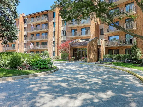 601 Lake Hinsdale Dr APT 411, Willowbrook, IL 60527