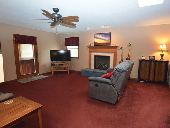 4th image of 8734 Woodview Dr