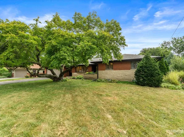 390 Lra Dr, Aurora, IL 60506