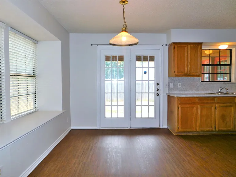 3008 Anysa Ln — Photo 7