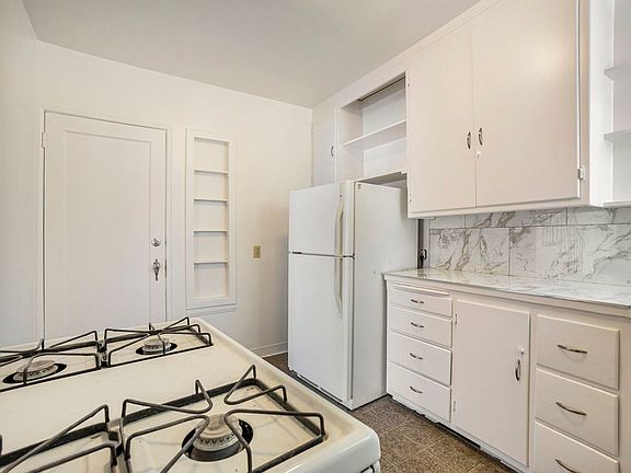 5th image of 2955 Fruitvale Ave