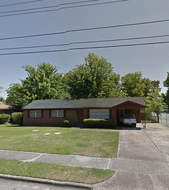 Fenced yard, patio, 4 Bedroom 2 Bath House in quiet neighborhood.
