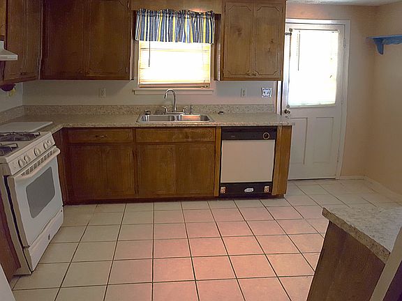 4th image of 150 Primrose Dr