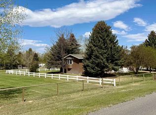 221 44th St N, Cody, WY 82414