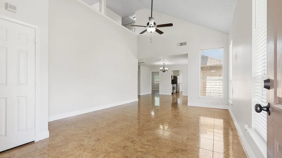 3 bed, 2.5 bath, 2260 sqft, $2,100 — Photo 1