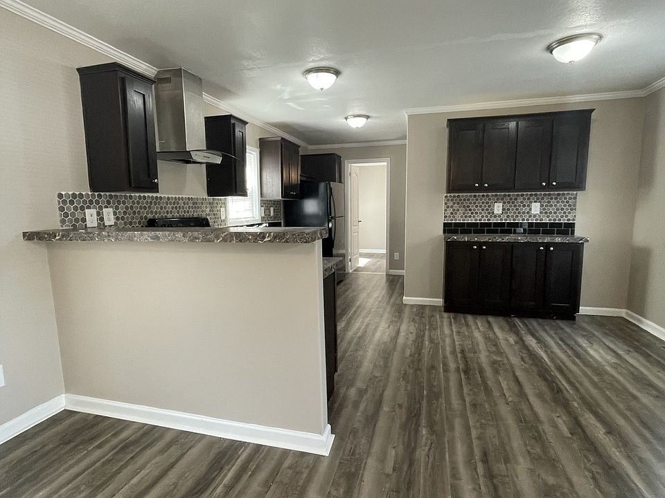 1st image of 999 Oxford Cir #999