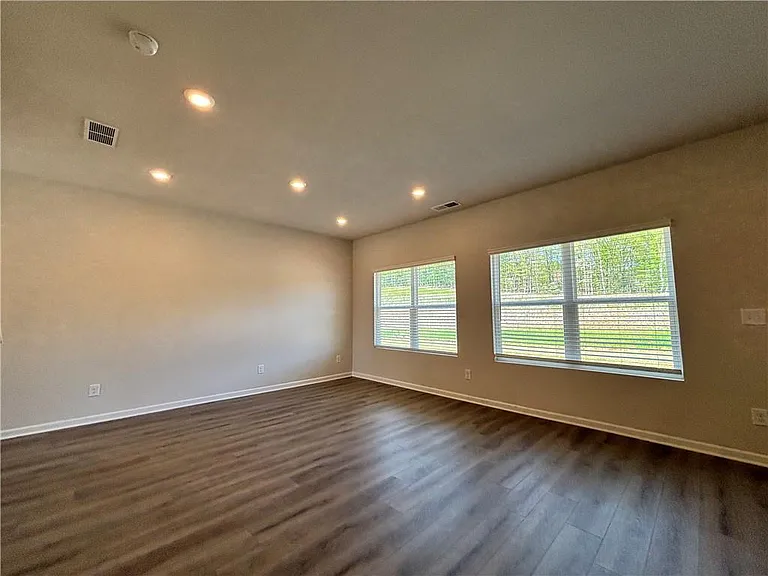 101 Lavender Cir — Photo 5