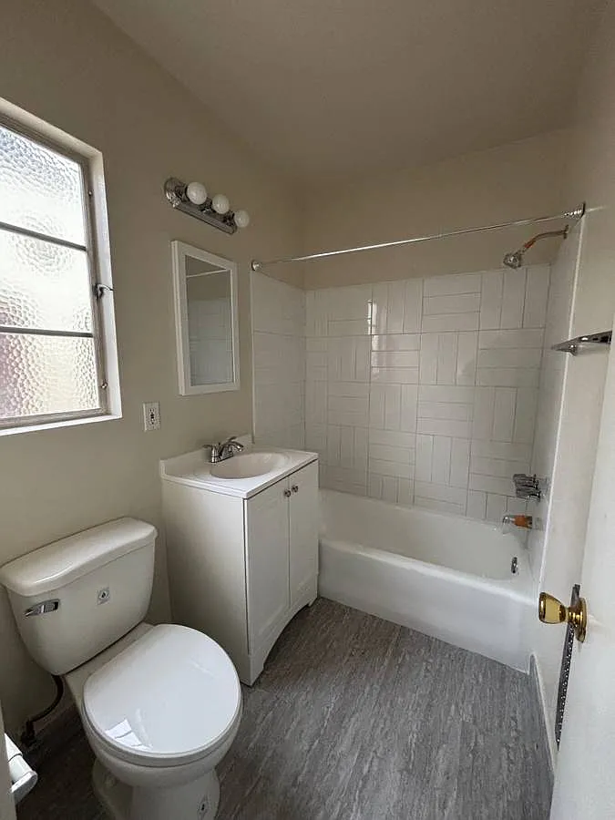 Argyle Apartments — Photo 3