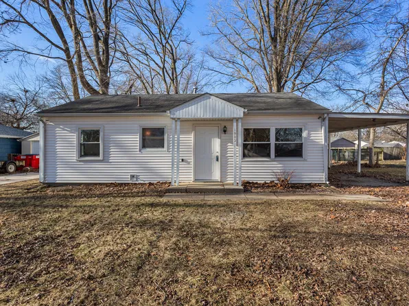 1902 Meadow Dr, Champaign, IL 61820