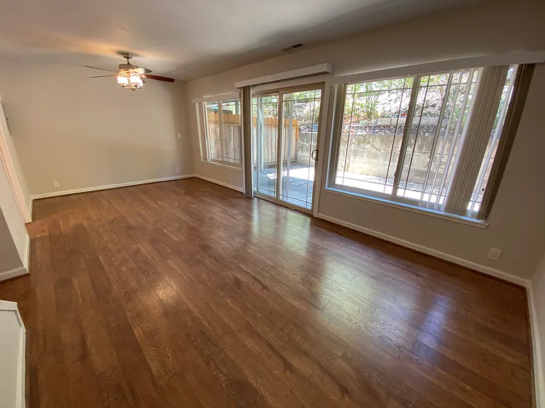 Farm Hill Manor — Photo 8
