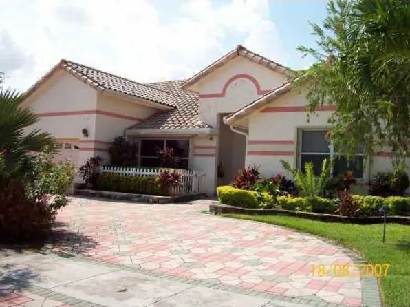 16256 NW 13th St, Pembroke Pines, FL 33028