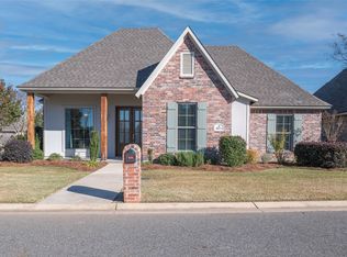 8821 Beau Chene Dr, Shreveport, LA 71115