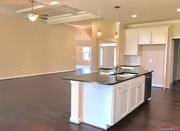 3rd image of 7527 Sedgebrook Dr #161