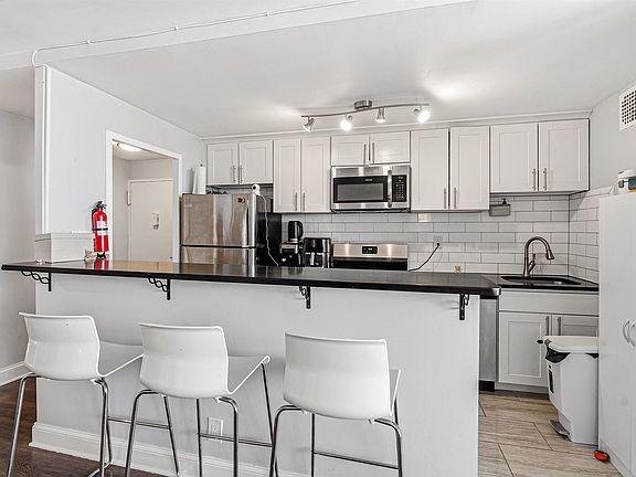 3rd image of 6040 Boulevard East APT 24M
