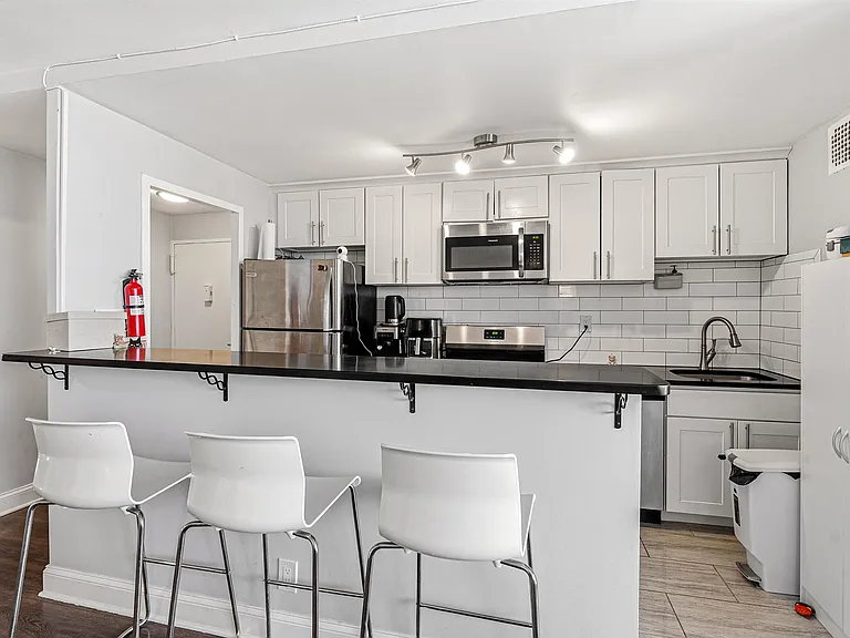 6040 Boulevard East #24M — Photo 3