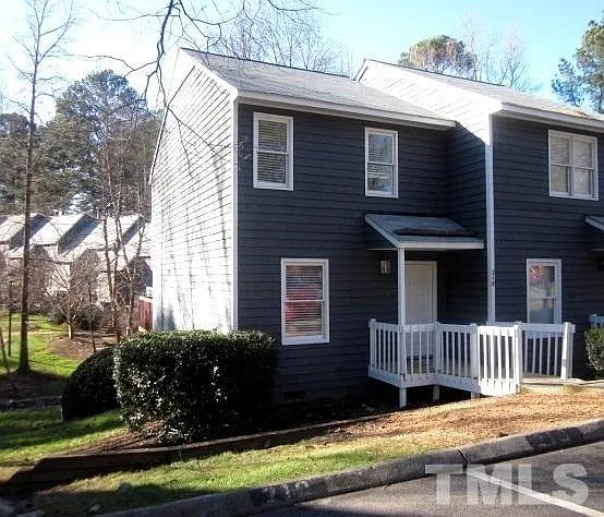 210 Kristin Ct