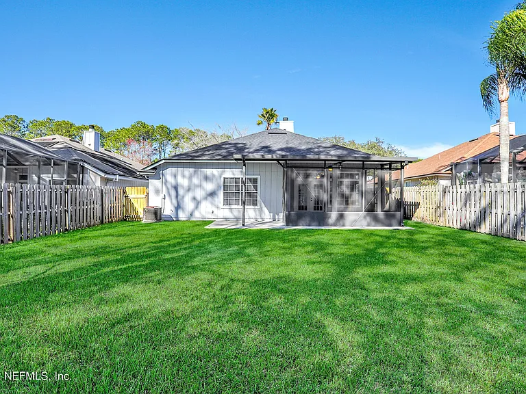 428 Morning Glory Ln — Photo 2