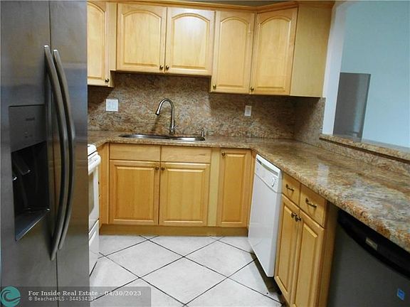 4th image of 600 Three Islands Blvd APT 1510