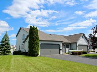 269 Oarlock Cir, East Syracuse, NY 13057