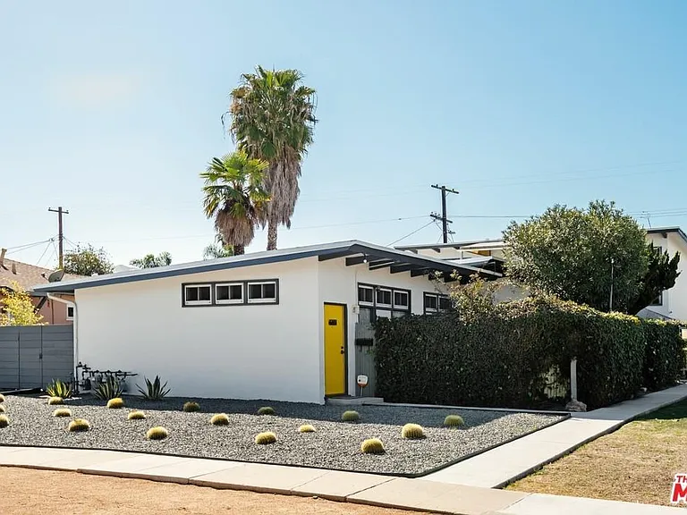 8807 Reading Ave — Photo 1
