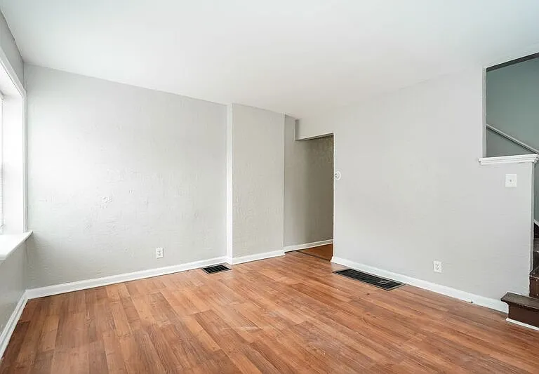1732-1734 E Whittier St #1734 — Photo 5