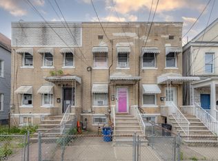 924 E Grand St, Elizabeth, NJ 07201