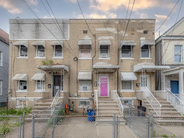924 E Grand St, Elizabeth City, NJ 07201