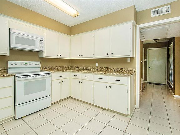 5th image of 1806 Lakecrest Ct