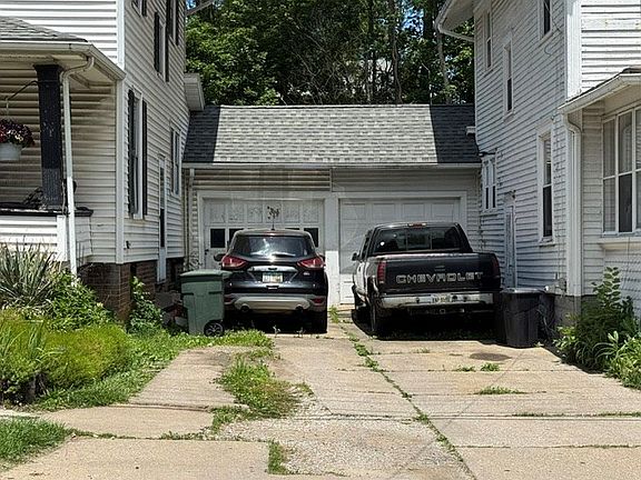 2nd image of 452/450 W Main St