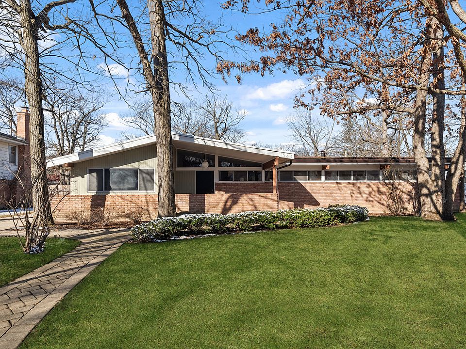 1st image of 1434 Woodridge Ct