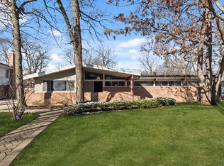 1434 Woodridge Ct, Deerfield, IL 60015