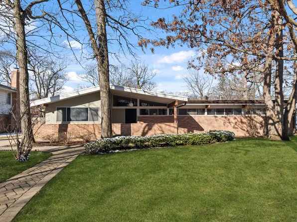 1434 Woodridge Ct, Deerfield, IL 60015