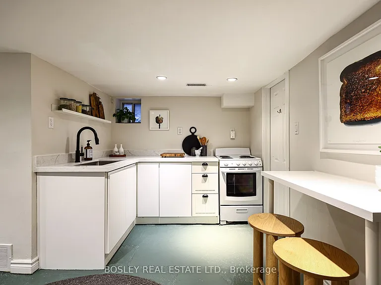 16 Hallam St #BASEMENT — Photo 23