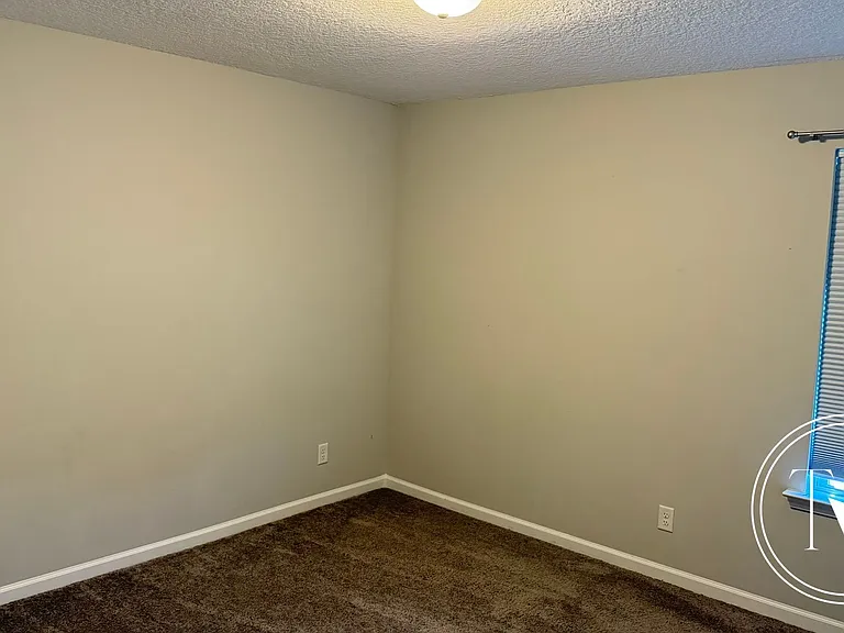 465 Huntington Dr NE — Photo 14