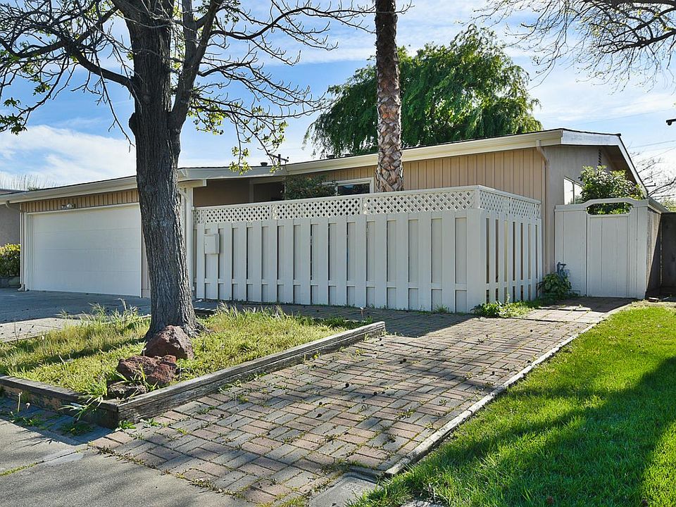 1st image of 10071 Meadow Ln