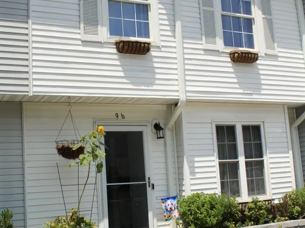 96 Joan Court, Jackson, NJ 08527
