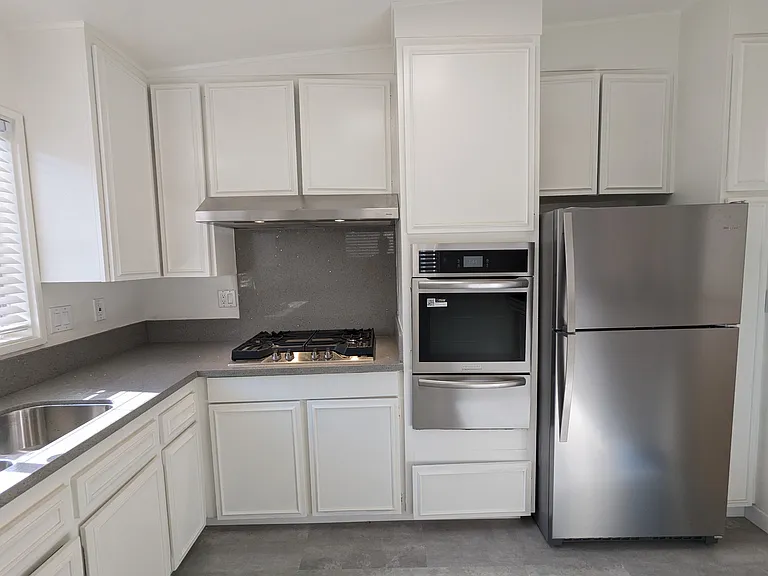 12324 Montana Ave #9 — Photo 7