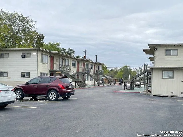 347 Ware Blvd #14 — Photo 8