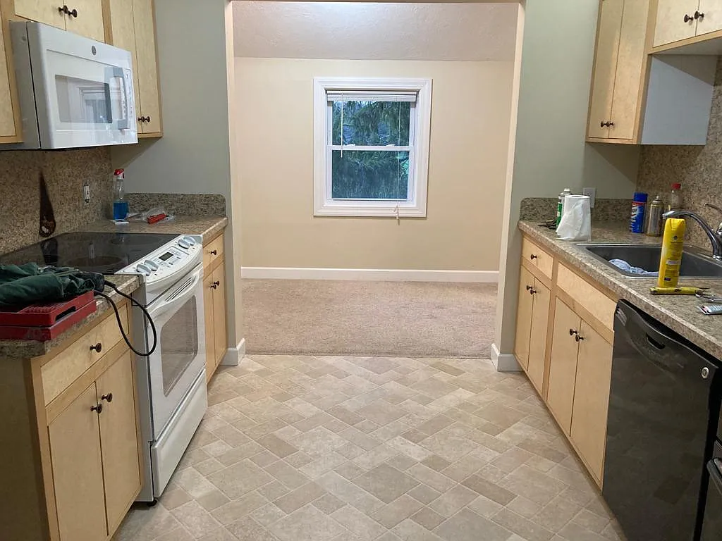 375 Bonesteel St — Photo 3