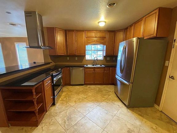 4th image of 11505 Carondelet St